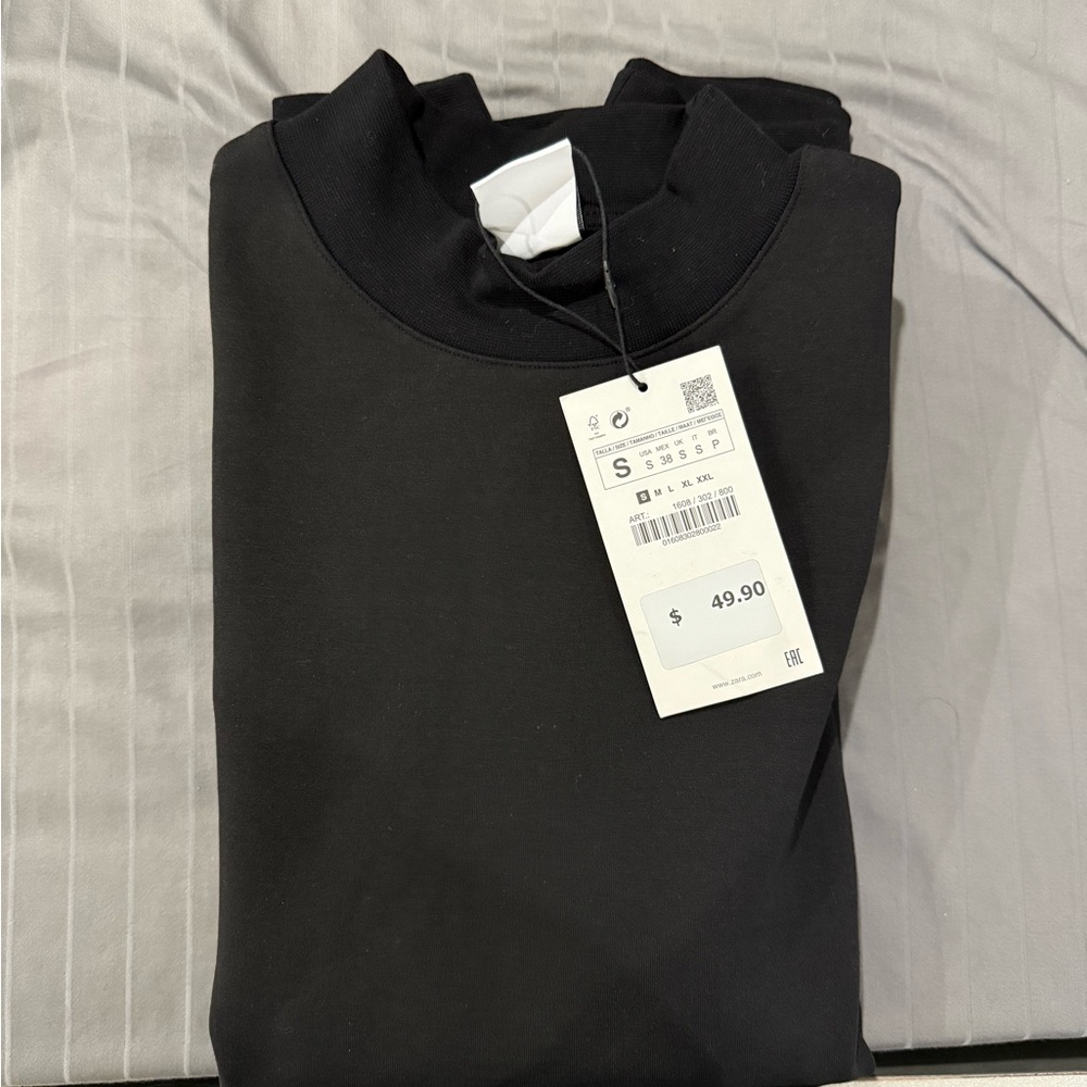 Black Crew Neck Sweatshirt